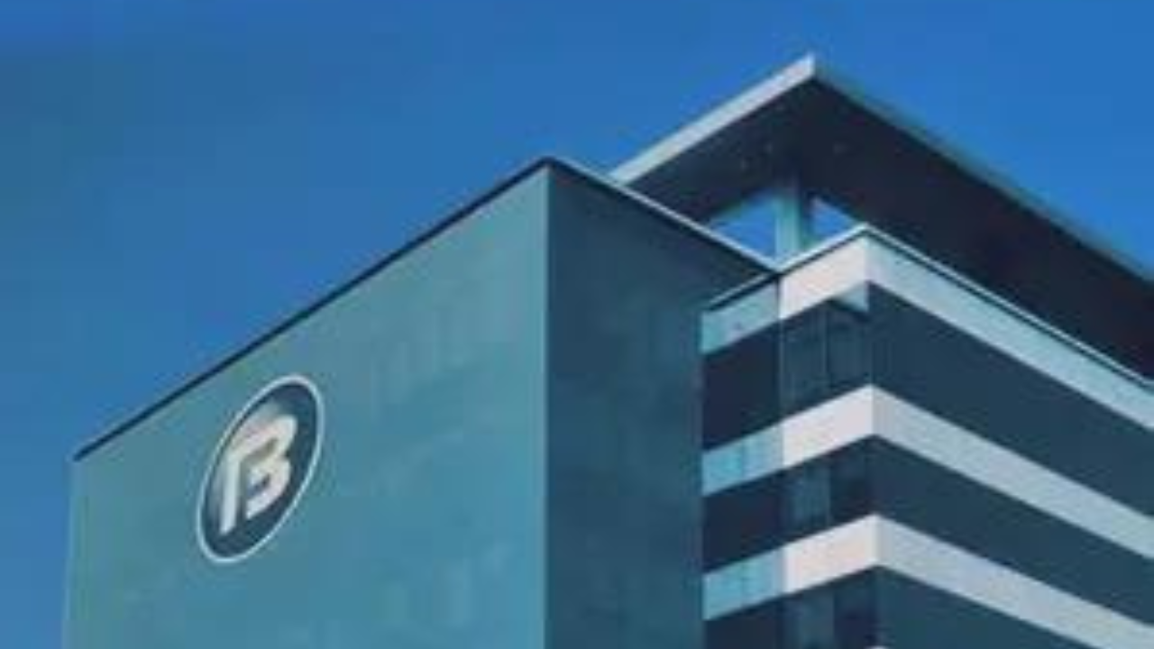 Bajaj Finance share price hits 52-week high; stock delivers with 36% returns, Rs 1.5 lakh crore value creation in 2025
