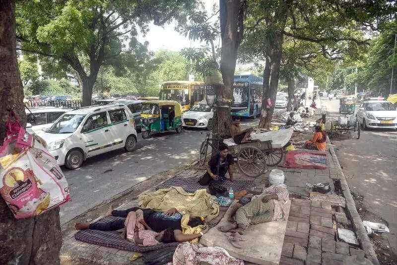 Beating the heat, beautifying city: Top cop tells officers to move homeless to shelters