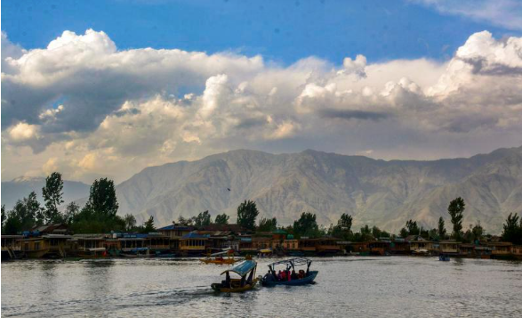 Goan tourists stranded in Srinagar due to sold out flights and high prices