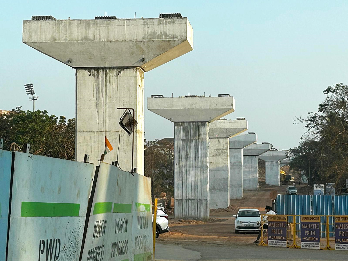 Porvorim corridor: 88 columns up, 9 segments lifted, road resurfacing on