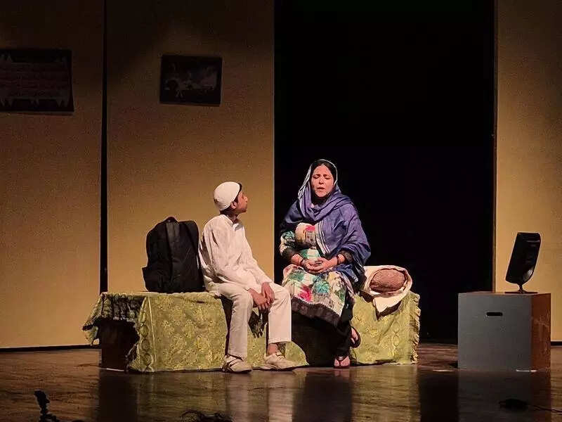 Slices of life bring stage alive in drama fest