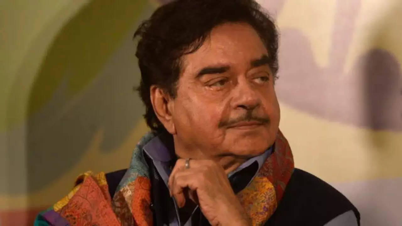Shatrughan reacts to terrorist attack: 'Yeh Hindu hindu kyun?'