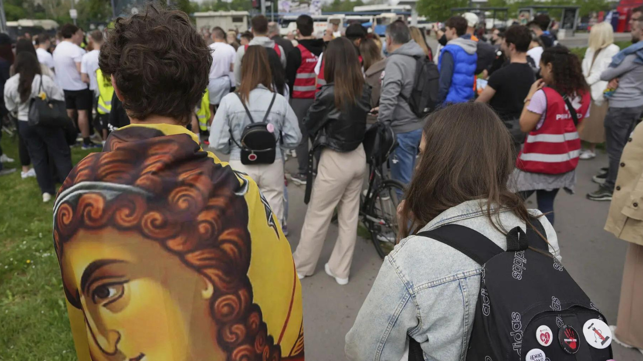 After cycling to France, Serbia's students run to Brussels to stir EU attention