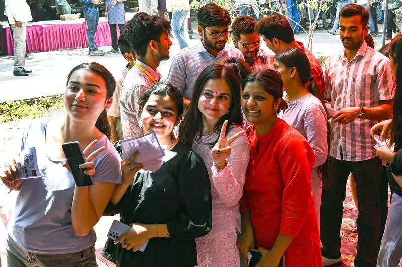 JNUSU Poll Sees 70% Turnout In Festive, But Fierce Contest