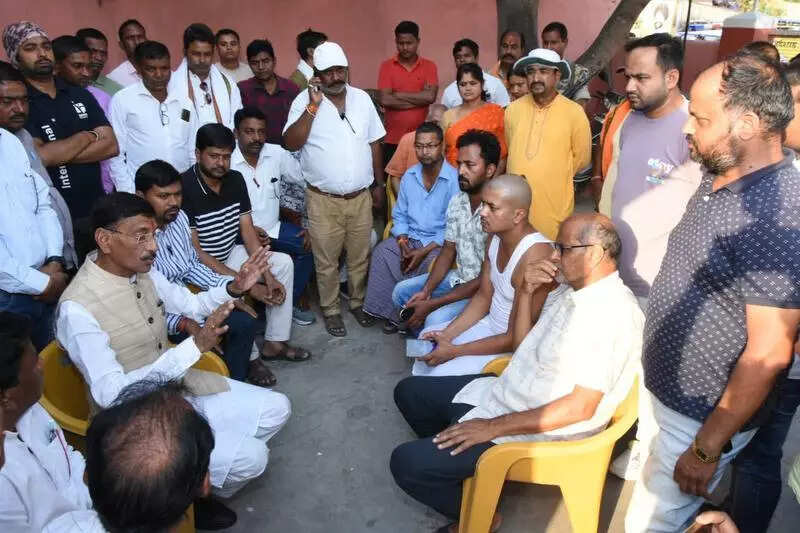 Slain IB sleuth’s wife meets Seth, seeks job