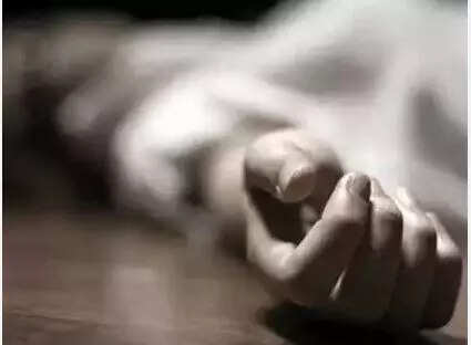 Man, 16-yr-old daughter die in road crash