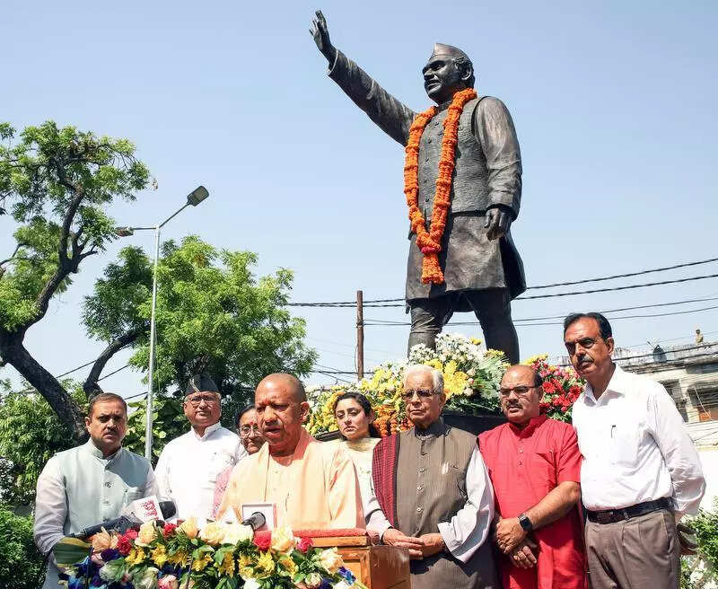 ‘Bahuguna contributed to progress of state, nation’