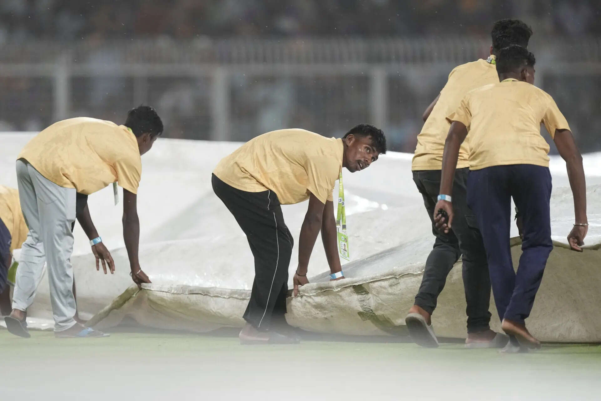 What is the cut-off time at Eden Gardens for KKR vs PBKS?