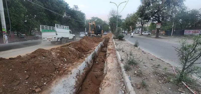 Residents object to work on water supply line on Jeevan Nagar main road