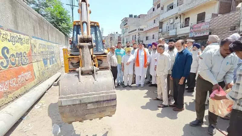 MC installs vent pipes on Amarpura road drains to prevent gas leaks