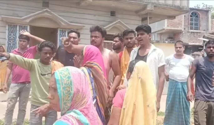 Local residents resist land grab attempts in Dumka