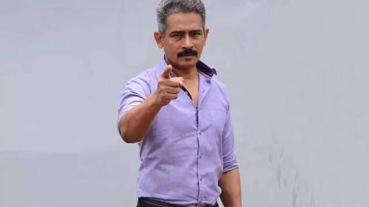 Atul Kulkarni’s Kashmir visit receives a warm response