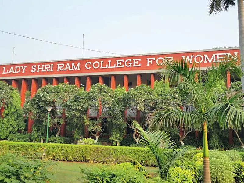 At its annual college day, LSR felicitates distinguished alumnae