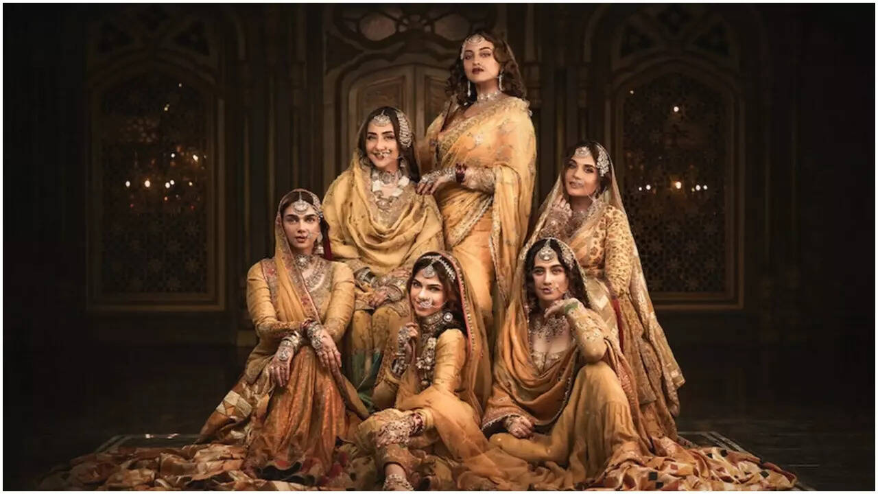 Aditi, Richa, Sonakshi celebrate one year of Heeramandi