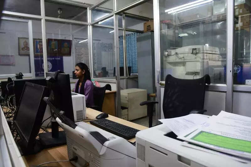 In push to issue 1 lakh sale deeds, sub-registrars told to work on govt holidays