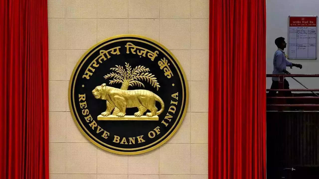 Credit growth to farm sector slows to 10.4%: RBI data