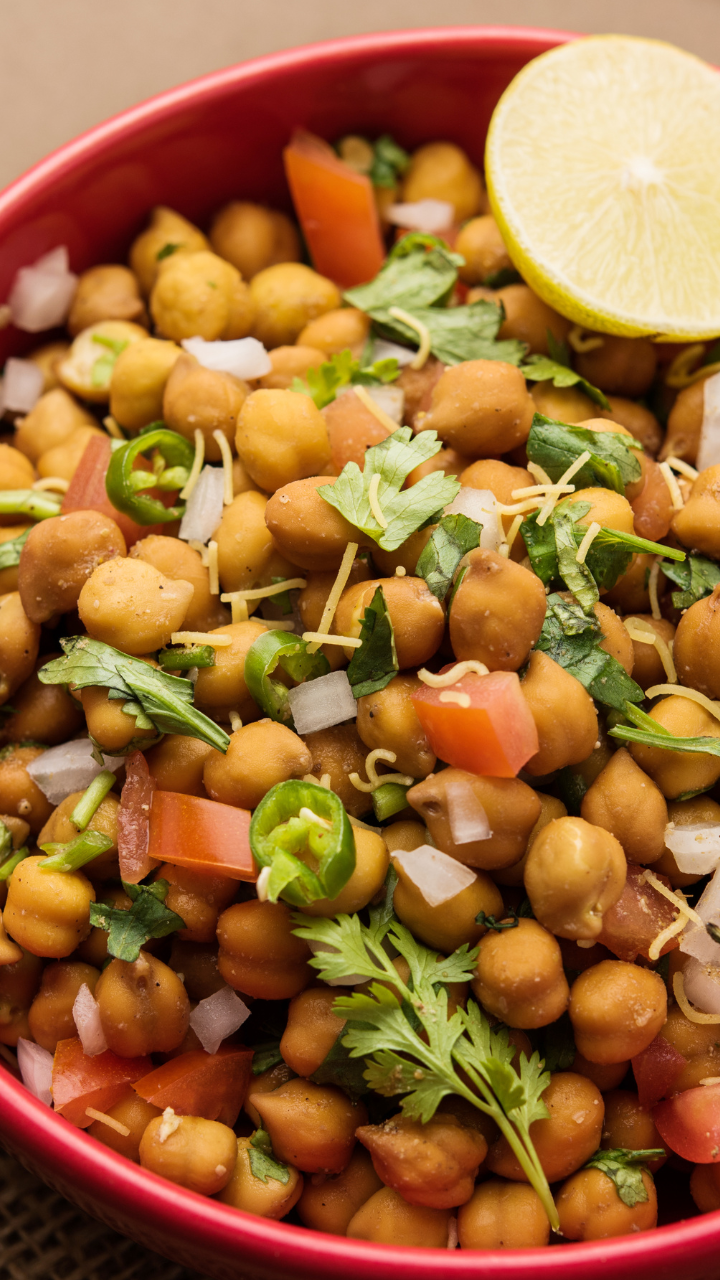 10 benefits of eating a bowl of boiled chana daily