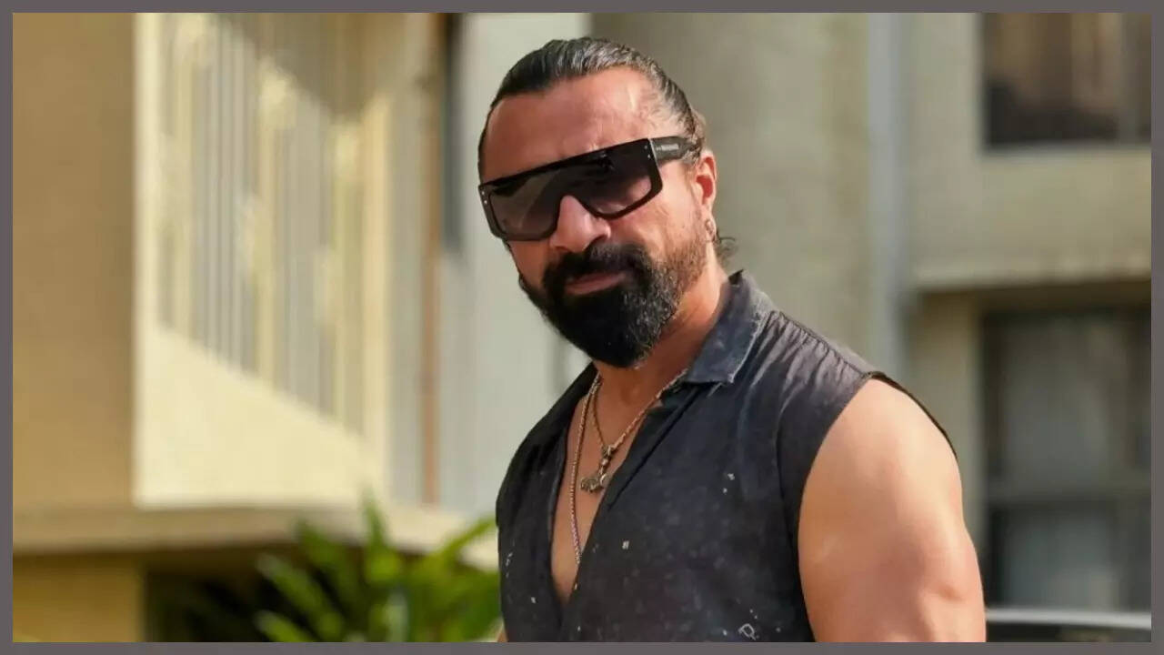 Ajaz receives BACKLASH over viral video from House Arrest