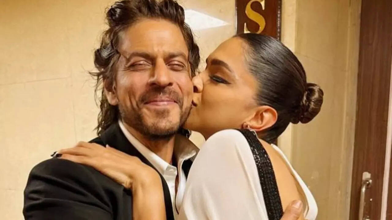 SRK calls Deepika Padukone a great mother to Dua