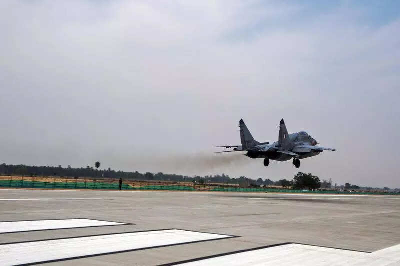 IAF shows aerial prowess on Ganga expressway airstrip