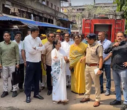 After CM’s visit, Mechhua fire singes Park Street biz complex