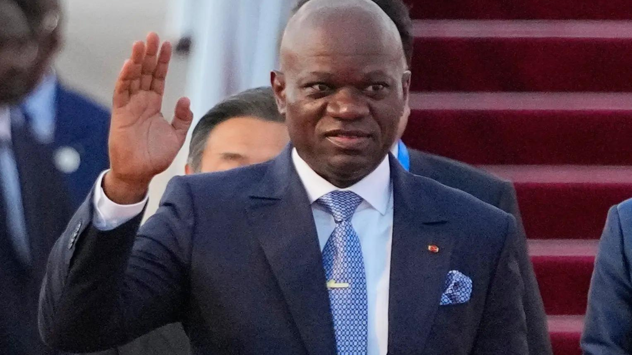 Gabon swears in ex-junta chief Oligui as president