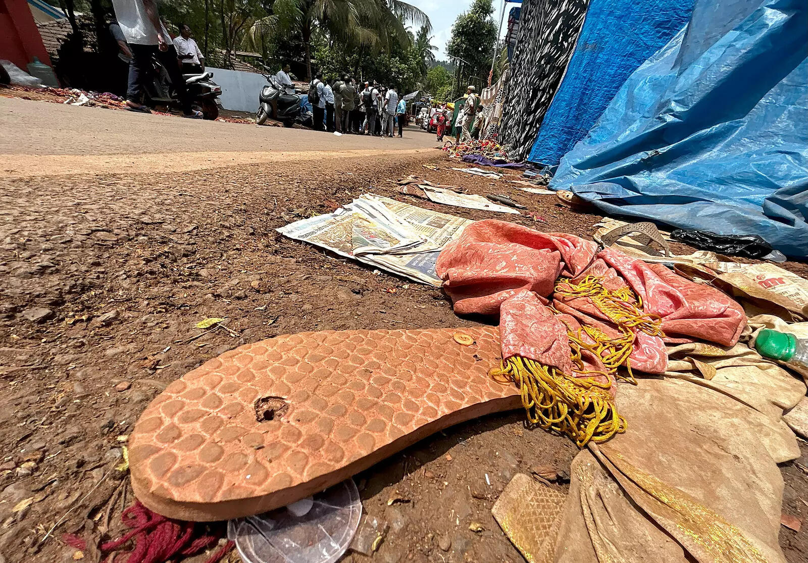 Govt cancels all events for 3 days as mark of respect