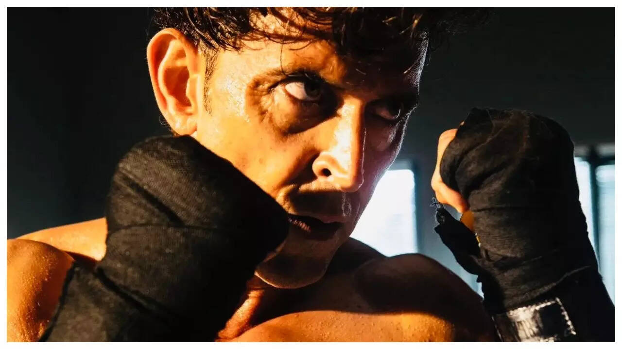 Hrithik’s WAR 2 sword fight scene LEAKED online – Pic