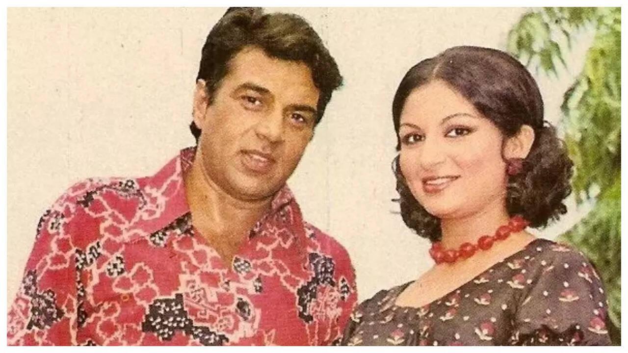When Sharmila revealed Dharmendra cracked dirty jokes