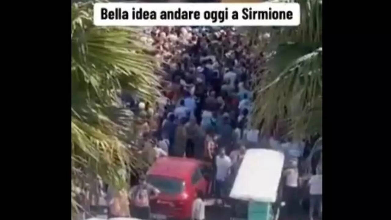 Italian town Sirmione overrun by 75,000 tourists in one weekend, horrific videos show people struggling in narrow streets