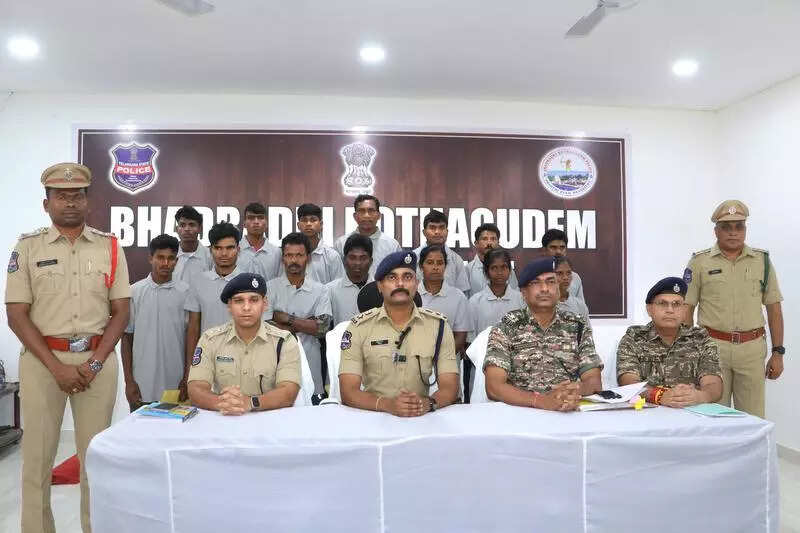 14 Maoists surrender in Bhadradri district