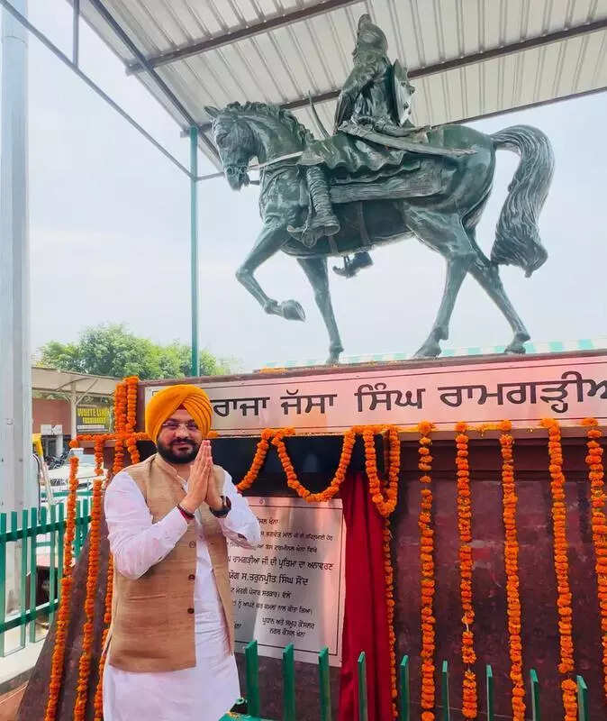 City gets Maharaja Jassa Singh Ramgarhia statue