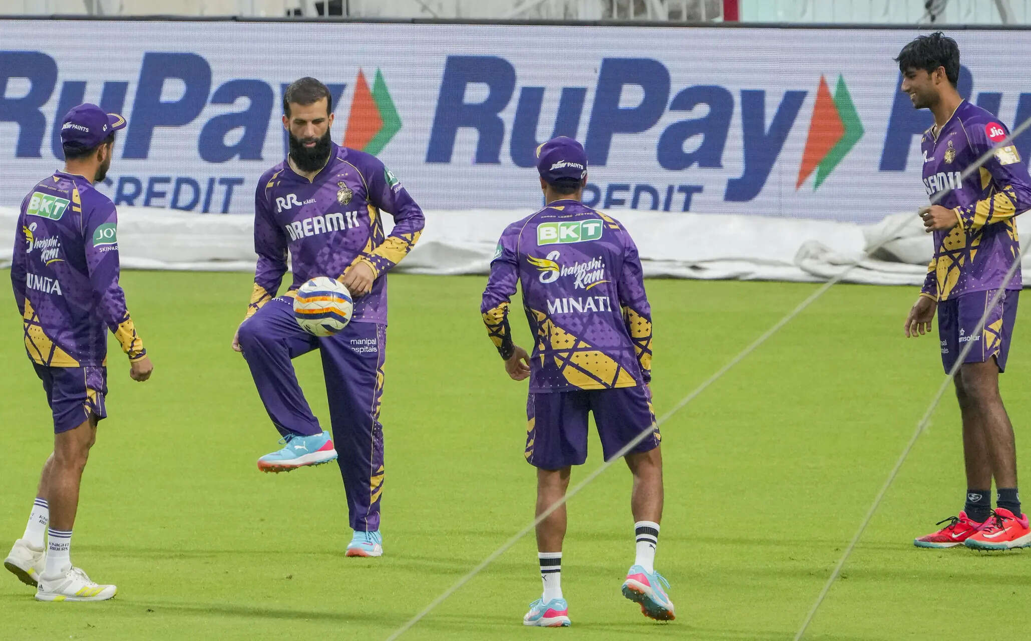 KKR vs CSK Live Score: It’s Ajinkya Rahane vs MS Dhoni at Eden Gardens