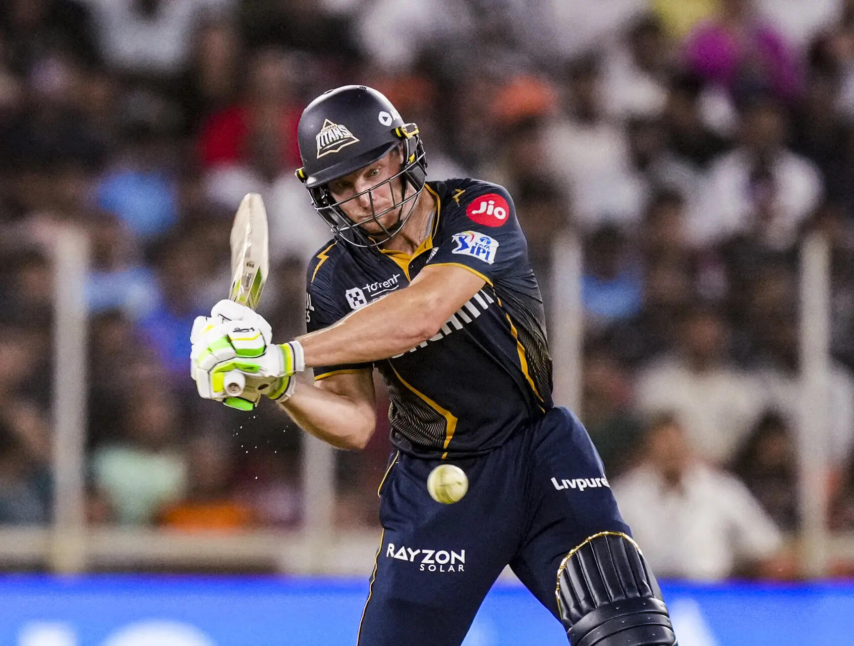 ‘Nasty fasty’: Jos Buttler plays gully cricket in the streets of Mumbai