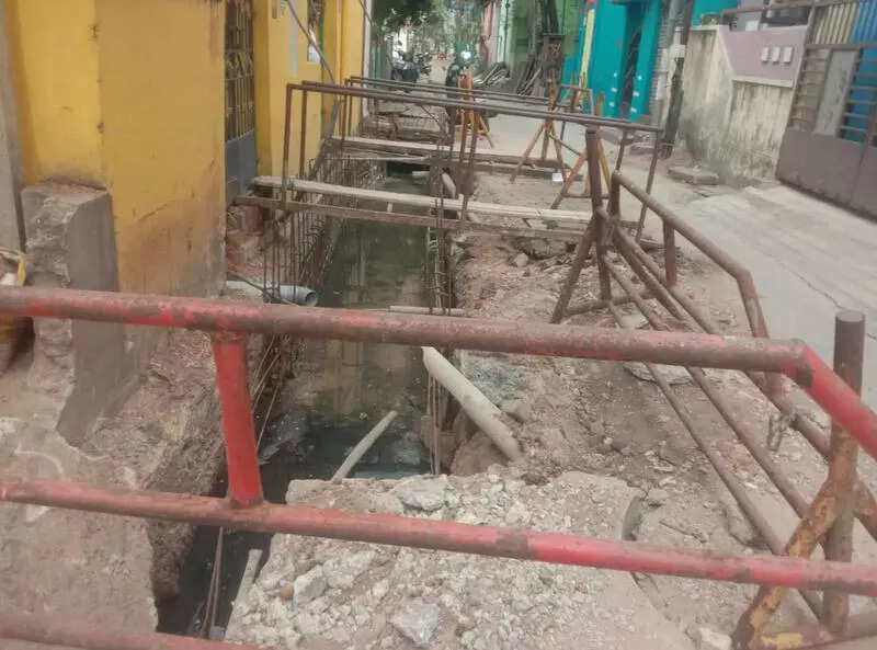 Complete Ernavoor SWD work before monsoon, residents urge authorities