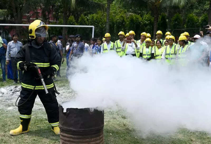 Sealdah rly division holds drill, creates war-like scene