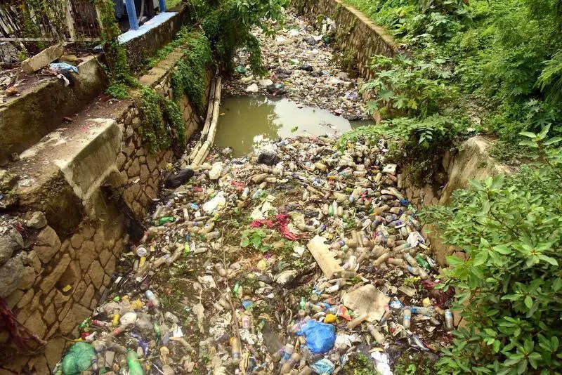 Human rights panel urges action to remove waste from Amayizhanjan canal