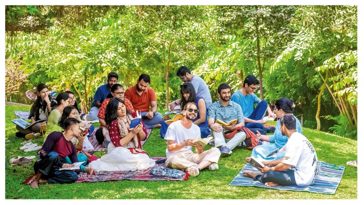 Books, breeze and trees: Silent reading communities thrive in the city
