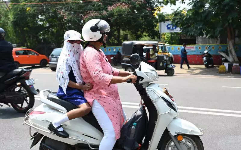 Govt warns schools against violating summer vacation order amid heatwave