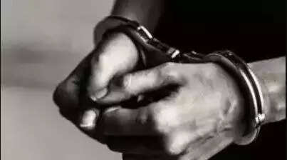 Three arrested for kidnapping two delivery agents