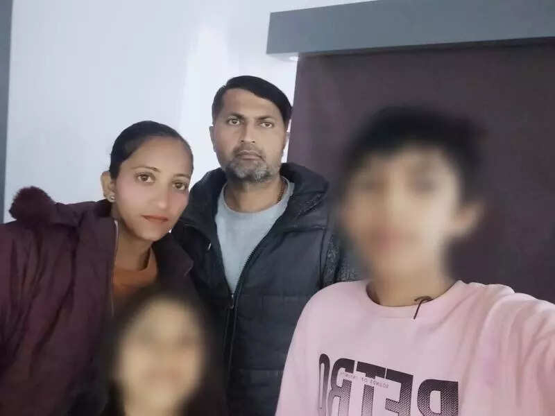 2 kids of Mehsana family drown, parents critical