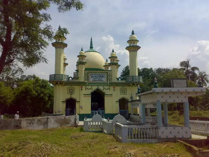 Govt to develop Furfura Sharif as tourism destination