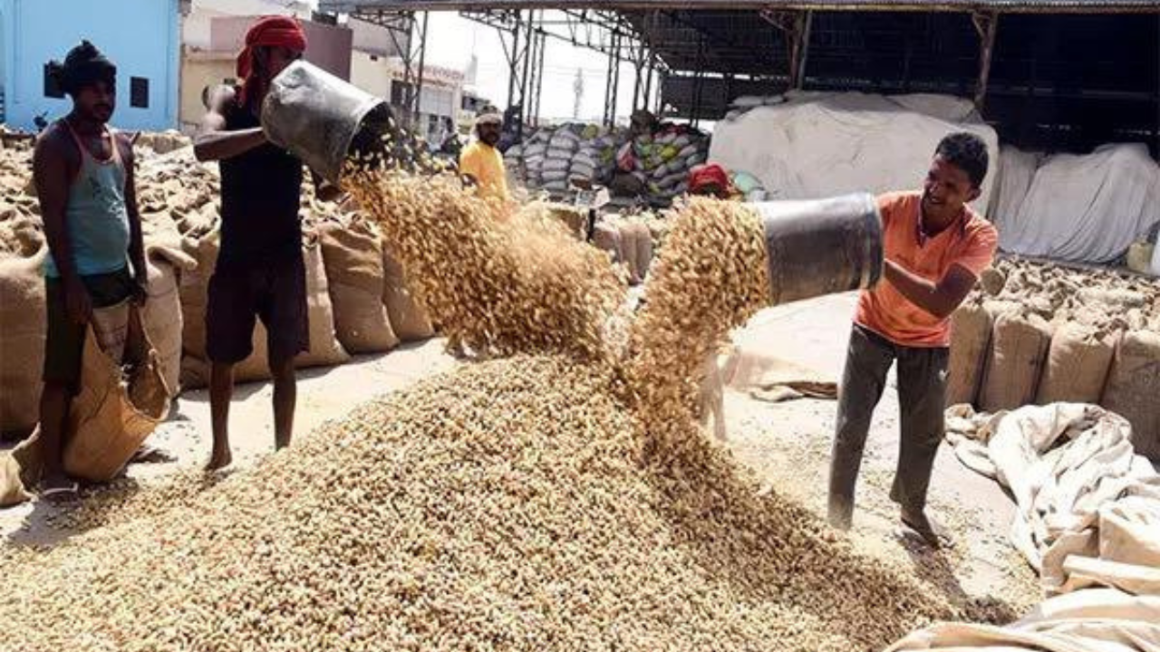 Ludhiana district administration intensifies crackdown on hoarding of essential commodities