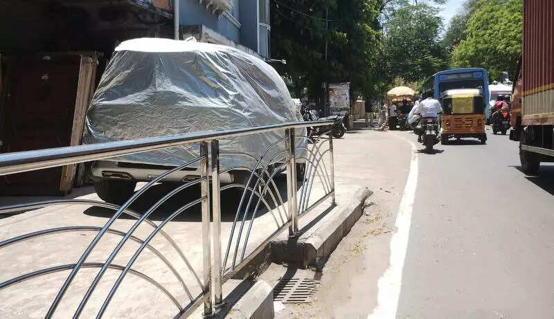 Perambur residents decry hidden signboards and footpath parking waste