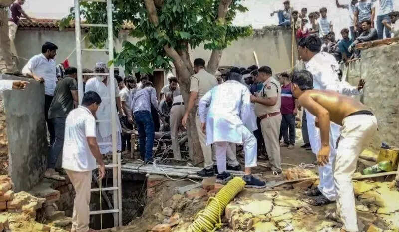 Three men in Nuh die after inhaling noxious gas in well