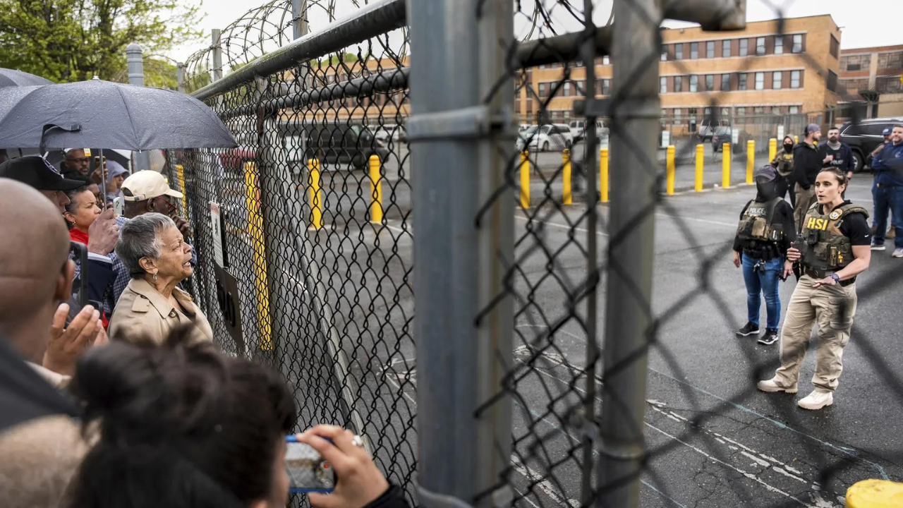 White House slams Democrats for 'crossing the line' in storming ICE facility