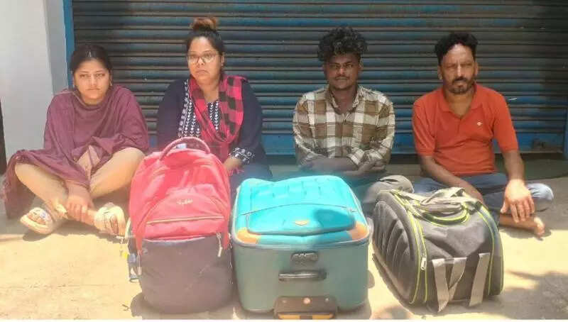 Four ganja peddlers pose as family, nabbed