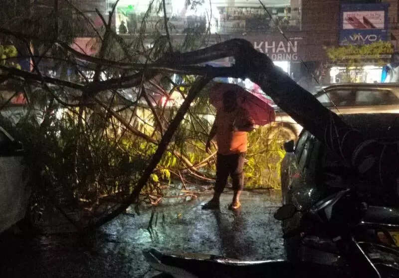2-hr rain triggers power cuts, waterlogging in Guwahati