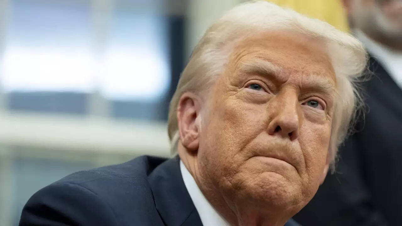 Trump says he's not stupid to say 'no' to a free, expensive (Qatari) plane, 'US gives free things all the time'
