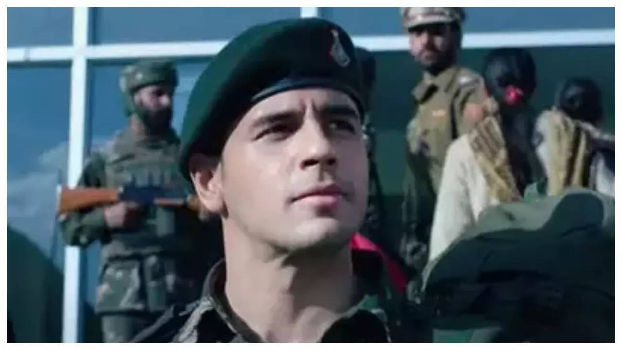 Sidharth lauds the Indian armed forces for their 'grit'
